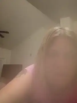 Snapshot of Playmate86 chatting on 04.18.26 Playmate86 online show from 04.18.26