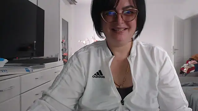 Amandamuller1982 online show from 11.19.25