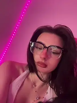 Snapshot of AdelinaAlia chatting on 05.16.26 AdelinaAlia online show from 05.16.26