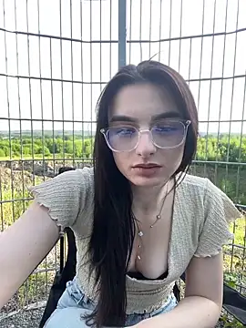 Snapshot of AdelinaAlia chatting on 05.21.26 AdelinaAlia online show from 05.21.26