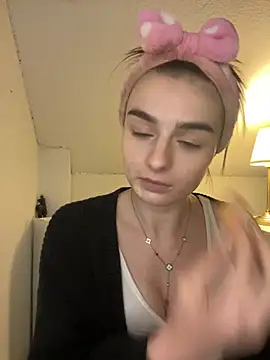 Snapshot of AdelinaAlia chatting on 05.28.26 AdelinaAlia online show from 05.28.26