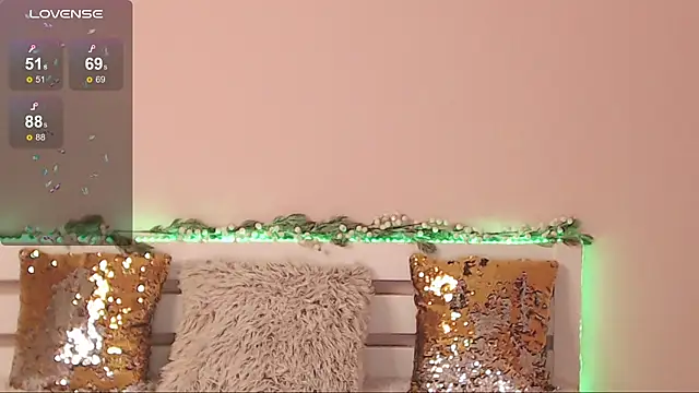 Snapshot of AureliaNoir_ chatting on 01.20.25 AureliaNoir online show from 01.20.25