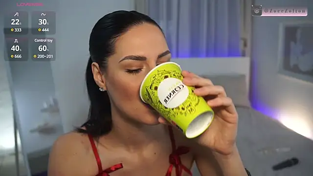 ZoeeZolton online show from 01.04.25