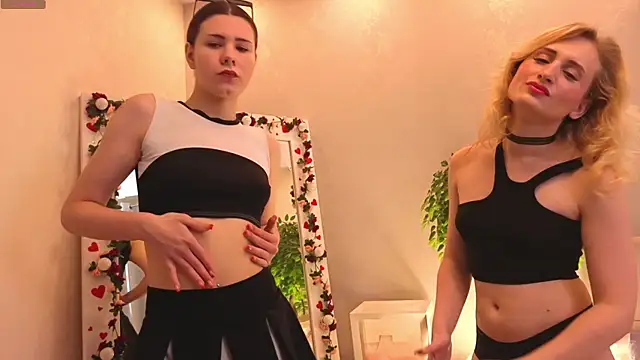 Bella Murrr online show from 03.18.25