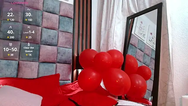 Snapshot of Saraa-restrepo chatting on 02.13.25 Saraa-restrepo online show from 02.13.25