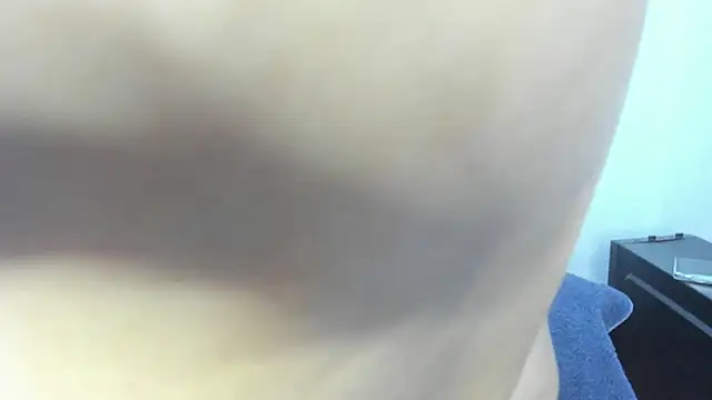 Snapshot of Saraa-restrepo chatting on 10.03.25 Saraa-restrepo online show from 10.03.25