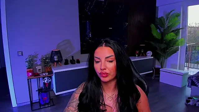 Snapshot of anemarieejolie chatting on 04.24.26 anemarieejolie online show from 04.24.26