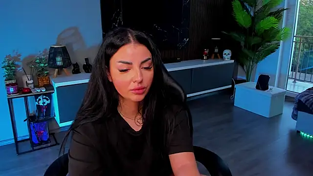 Snapshot of anemarieejolie chatting on 05.12.26 anemarieejolie online show from 05.12.26
