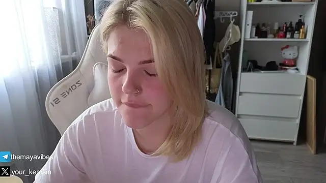 Snapshot of Maya_Rave chatting on 05.28.26 Maya Rave online show from 05.28.26