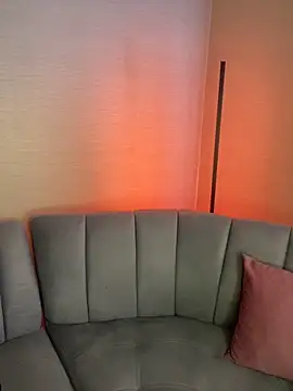 Snapshot of PoliBenett_ chatting on 03.18.25 PoliBenett online show from 03.18.25