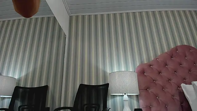 HazelMoret online show from 02.27.25