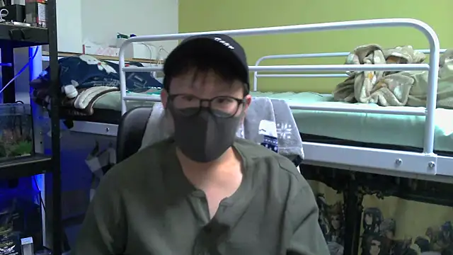 Snapshot of Owl1216 chatting on 03.04.25 Owl1216 online show from 03.04.25