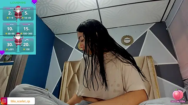 Snapshot of Mia_scarlet69 chatting on 11.17.25 Mia scarlet69 online show from 11.17.25