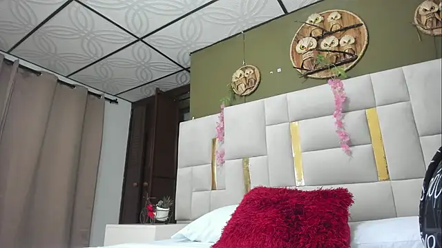 Snapshot of Mia_scarlet69 chatting on 02.25.26 Mia scarlet69 online show from 02.25.26