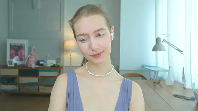 solar bella online show from 01.26.25