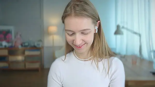 solar bella online show from 02.24.25