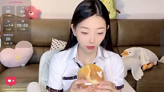 Yilin1999 online show from 03.08.25