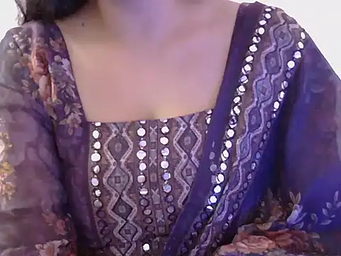 Snapshot of diva-22 chatting on 02.11.25 diva-22 online show from 02.11.25