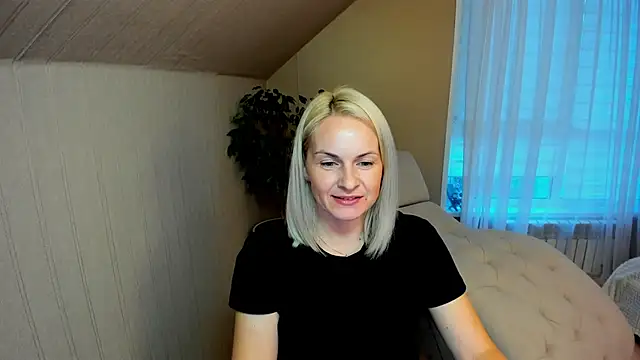 Snapshot of Alicee_Gracee chatting on 12.10.24 Alicee Gracee online show from 12.10.24