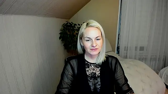 Snapshot of Alicee_Gracee chatting on 12.12.24 Alicee Gracee online show from 12.12.24