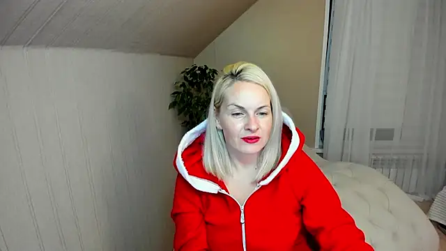 Snapshot of Alicee_Gracee chatting on 12.25.24 Alicee Gracee online show from 12.25.24