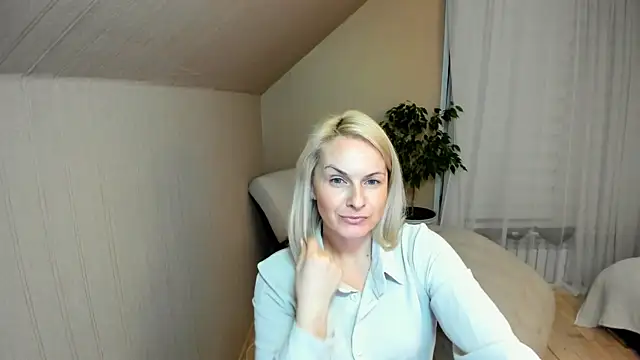 Snapshot of Alicee_Gracee chatting on 01.14.25 Alicee Gracee online show from 01.14.25