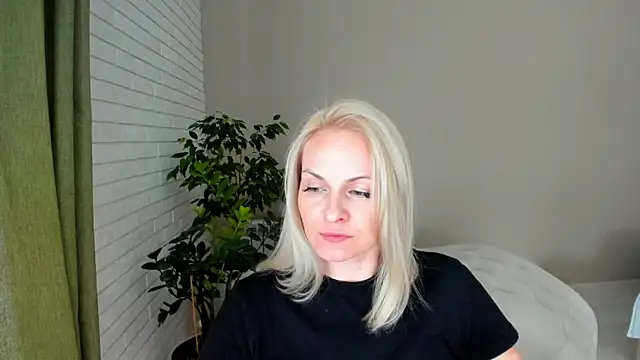 Snapshot of Alicee_Gracee chatting on 02.07.25 Alicee Gracee online show from 02.07.25