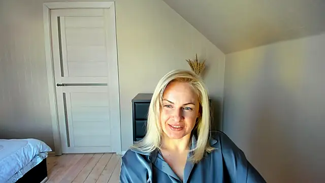 Snapshot of Alicee_Gracee chatting on 02.19.25 Alicee Gracee online show from 02.19.25