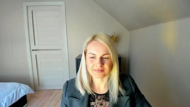 Snapshot of Alicee_Gracee chatting on 02.20.25 Alicee Gracee online show from 02.20.25