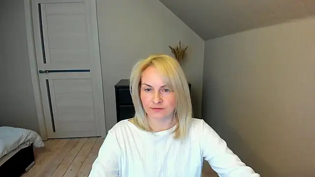 Snapshot of Alicee_Gracee chatting on 02.23.25 Alicee Gracee online show from 02.23.25
