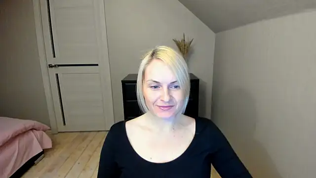 Snapshot of Alicee_Gracee chatting on 03.04.25 Alicee Gracee online show from 03.04.25