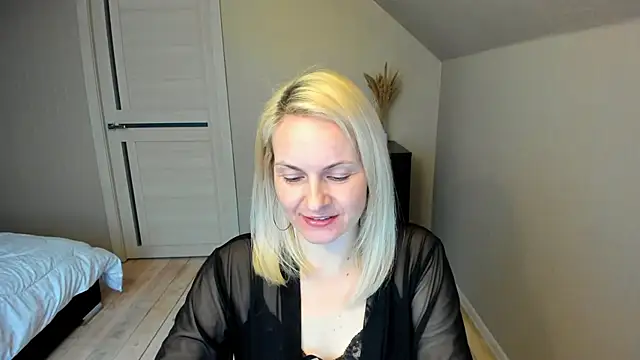 Snapshot of Alicee_Gracee chatting on 03.18.25 Alicee Gracee online show from 03.18.25