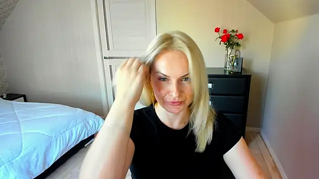 Snapshot of Alicee_Gracee chatting on 10.03.25 Alicee Gracee online show from 10.03.25