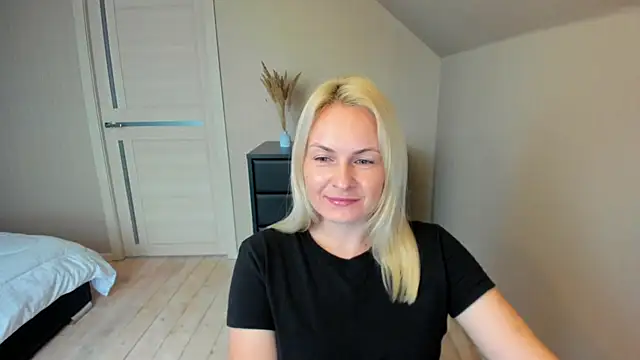 Snapshot of Alicee_Gracee chatting on 10.20.25 Alicee Gracee online show from 10.20.25