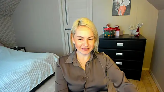 Alicee Gracee online show from 12.04.25