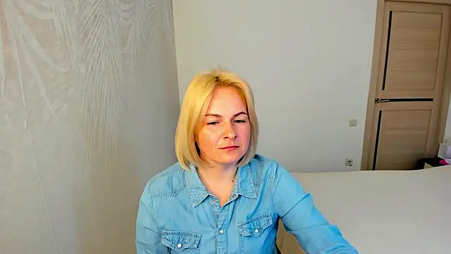 Snapshot of Alicee_Gracee chatting on 04.19.26 Alicee Gracee online show from 04.19.26