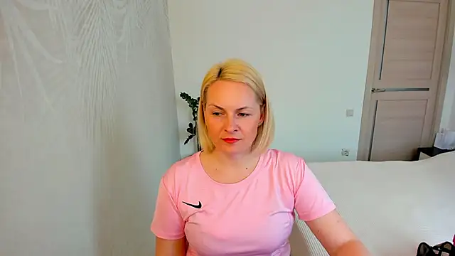 Snapshot of Alicee_Gracee chatting on 04.23.26 Alicee Gracee online show from 04.23.26