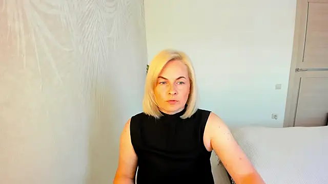 Snapshot of Alicee_Gracee chatting on 06.01.26 Alicee Gracee online show from 06.01.26