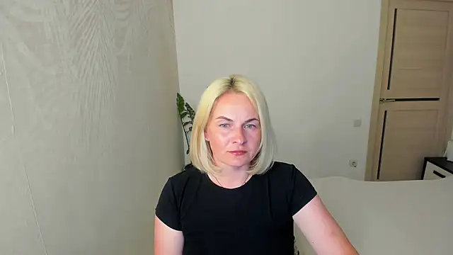 Snapshot of Alicee_Gracee chatting on 06.20.26 Alicee Gracee online show from 06.20.26