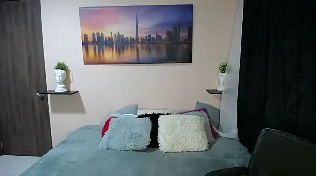 Snapshot of cristal-evanns chatting on 12.20.24 cristal-evanns online show from 12.20.24