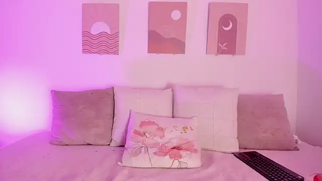 Mia Heartt online show from 01.09.25