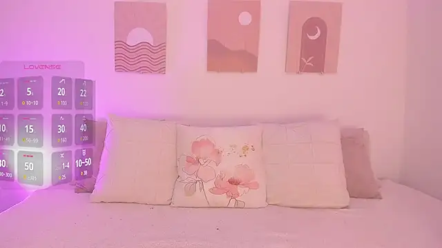 Mia Heartt online show from 02.08.25