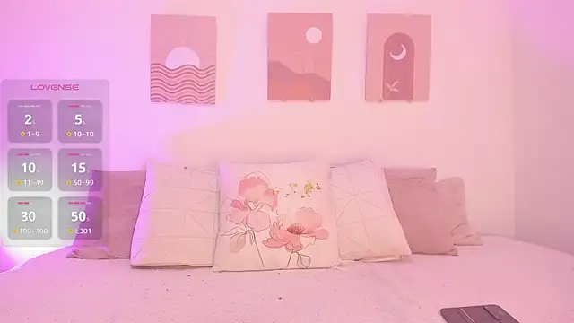 Mia Heartt online show from 02.10.25