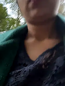 Snapshot of ScarletAss chatting on 09.10.25 ScarletAss online show from 09.10.25