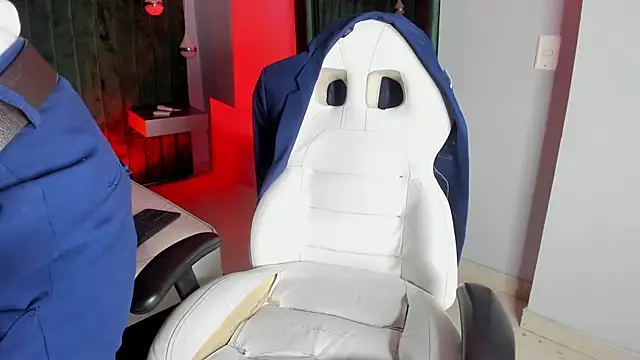 Lucii fer  online show from 09.24.25