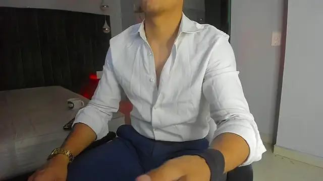 Lucii fer  online show from 11.05.25