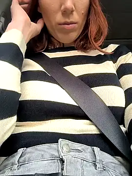 Snapshot of beaverwoman chatting on 01.21.25 beaverwoman online show from 01.21.25