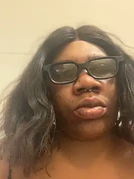 Snapshot of bonbonaumiel chatting on 01.06.25 bonbonaumiel online show from 01.06.25