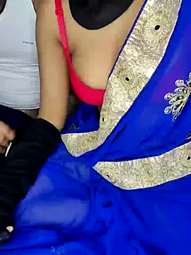 Snapshot of Hinna_love5 chatting on 12.21.24 Hinna love5 online show from 12.21.24