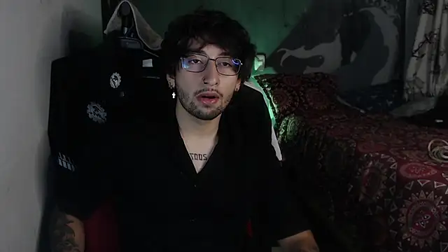 Snapshot of Dereck_Dickson chatting on 10.08.25 Dereck Dickson online show from 10.08.25